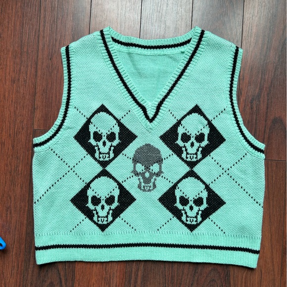 Skull Knit Vest - Picture 2 of 4